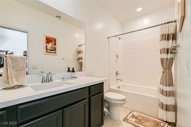 full bath featuring shower / bathtub combination with curtain, visible vents, toilet, recessed lighting, and vanity