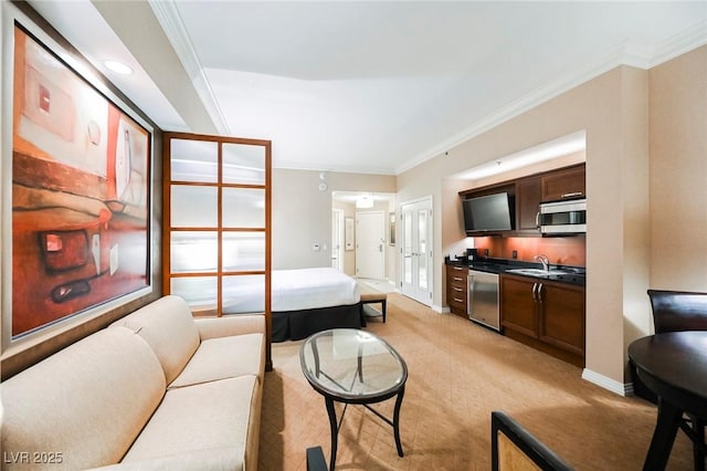 living room featuring baseboards, crown molding, and light colored carpet