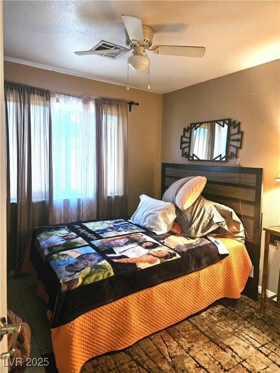 bedroom with a ceiling fan