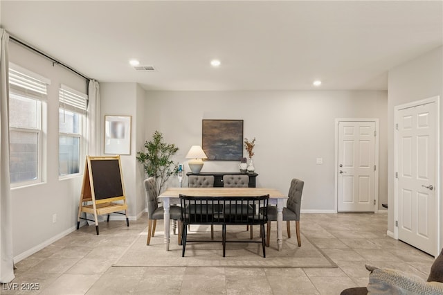 dining area featuring recessed lighting, visible vents, and baseboards