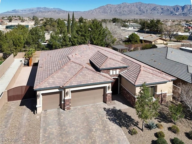 bird's eye view featuring a mountain view