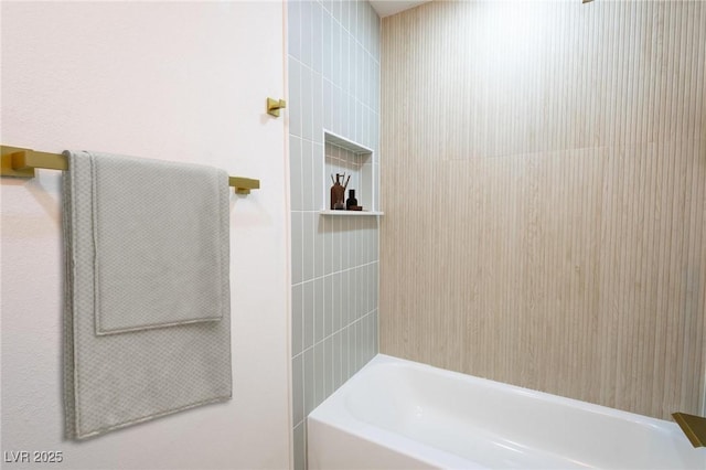 bathroom featuring shower / bathing tub combination