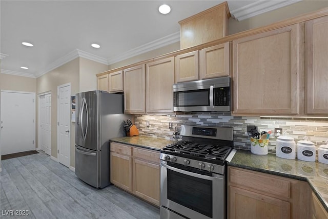 kitchen with tasteful backsplash, light brown cabinets, stainless steel appliances, and ornamental molding