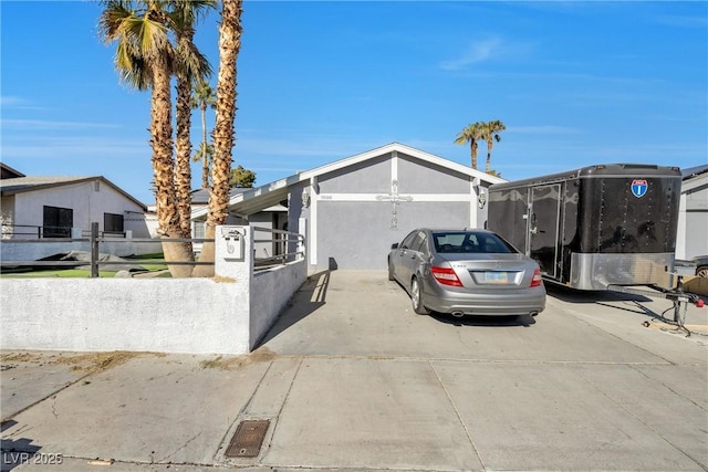 view of front of home with a fenced front yard