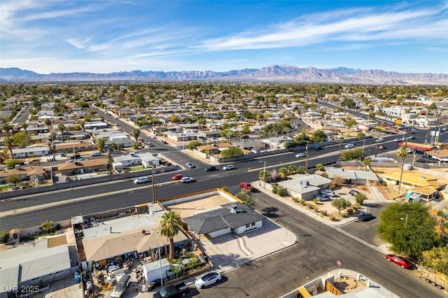 bird's eye view featuring a residential view and a mountain view