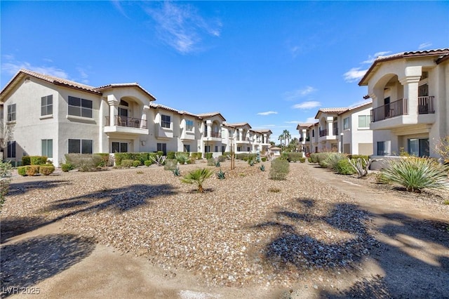 view of property's community featuring a residential view