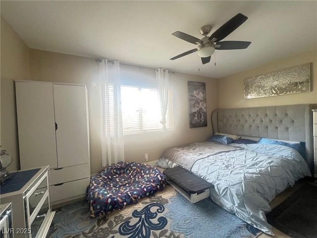 bedroom featuring a ceiling fan