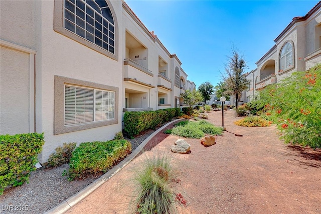 surrounding community featuring a residential view