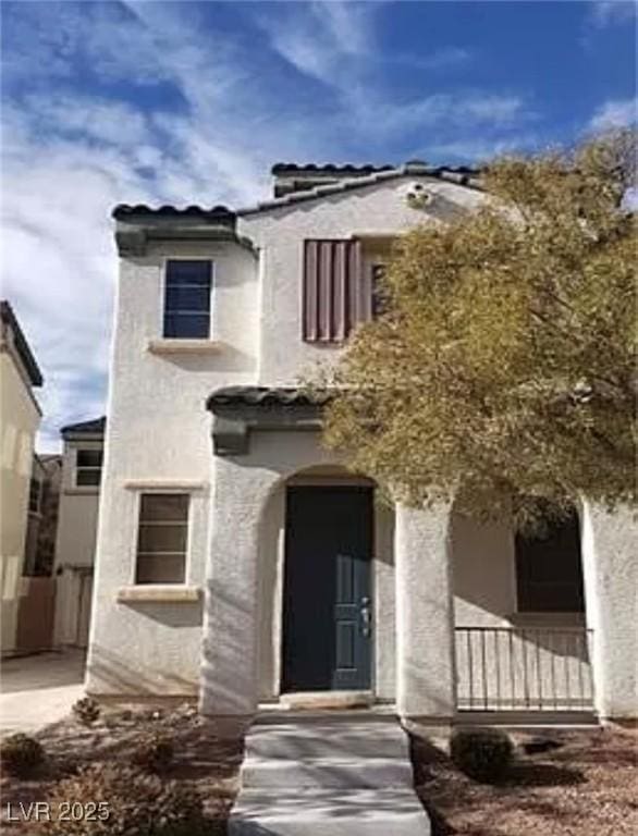 view of front of house with stucco siding