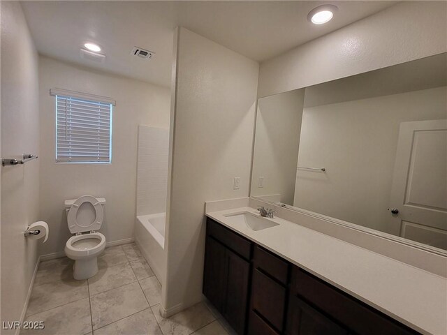 full bath featuring toilet, recessed lighting, visible vents, vanity, and baseboards