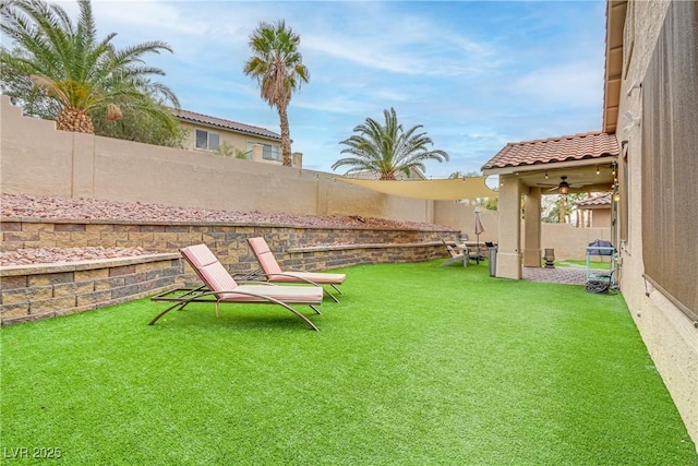 view of yard featuring a fenced backyard