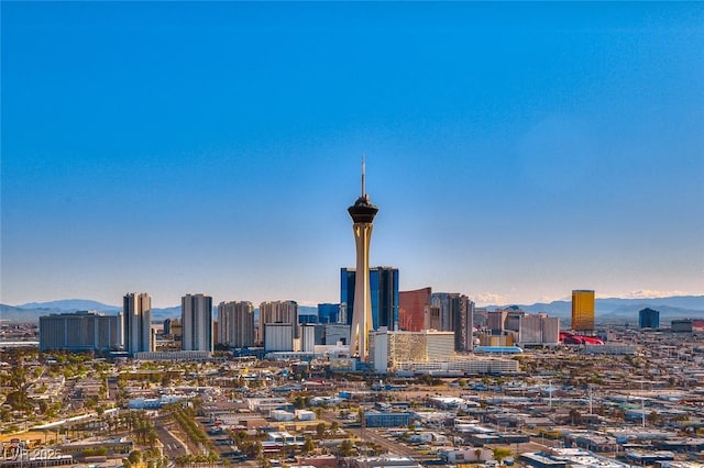 city view featuring a mountain view