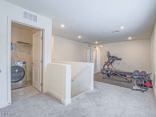 workout area with washer / clothes dryer, recessed lighting, visible vents, and carpet floors