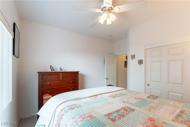 bedroom with ceiling fan