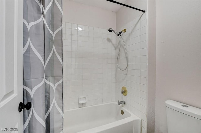 full bathroom with shower / bath combination with curtain and toilet