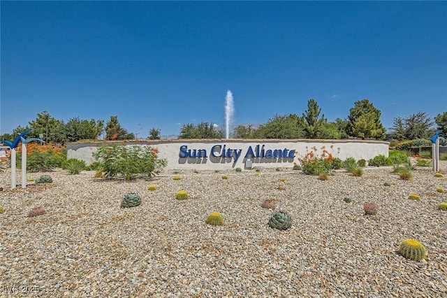 view of community / neighborhood sign