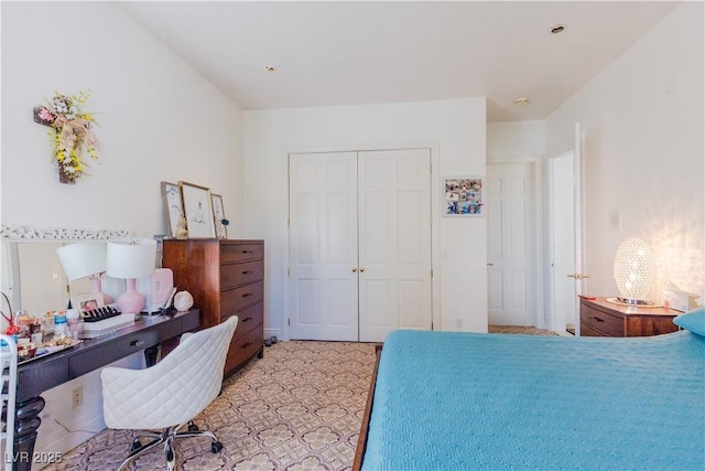 bedroom featuring a closet