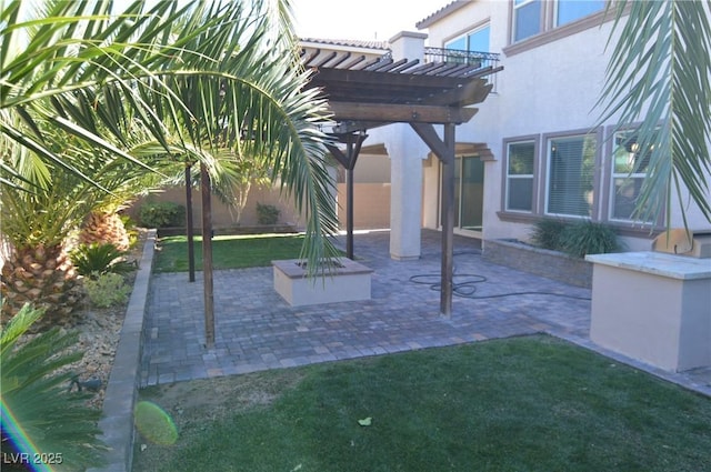 view of yard featuring a patio area and a pergola