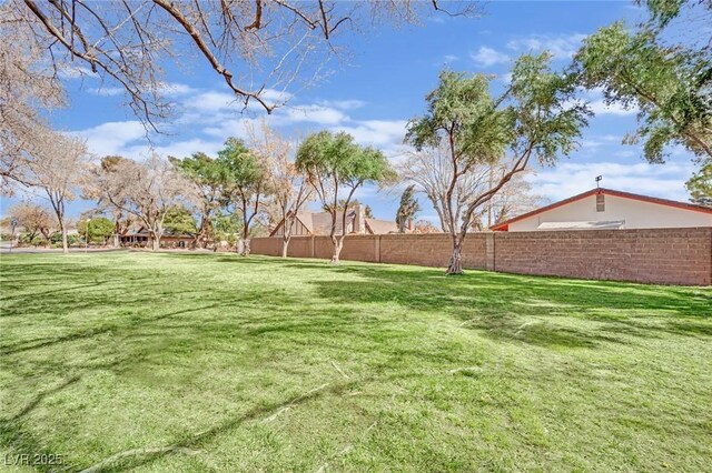 3681 S Rosecrest Cir, Las Vegas, NV 89121 - view of yard