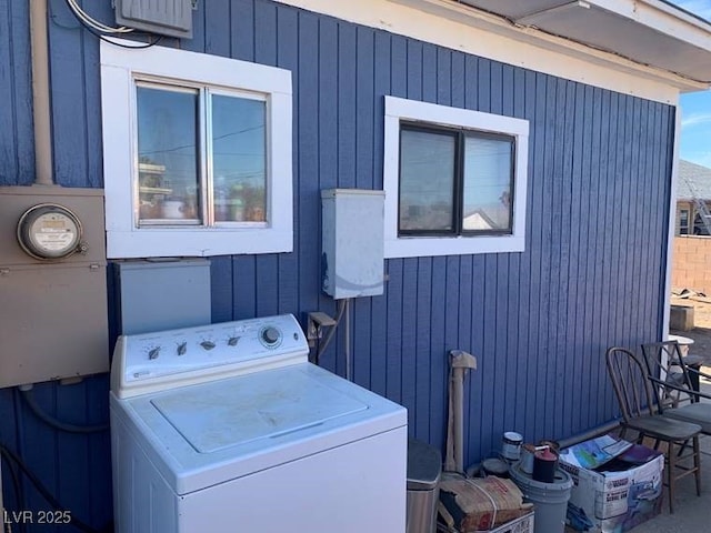 laundry area with washer / dryer and laundry area