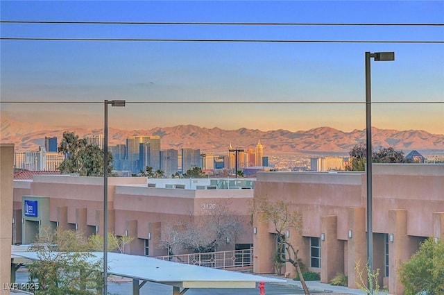 city view featuring a mountain view