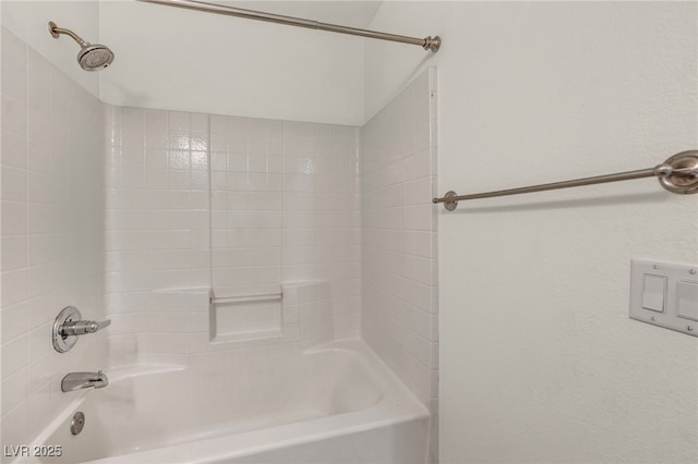 full bath with shower / bathtub combination