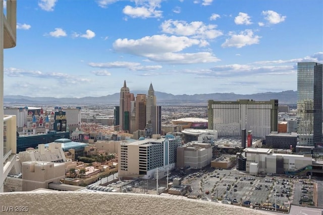 city view featuring a mountain view