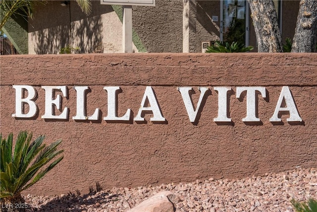 view of community / neighborhood sign