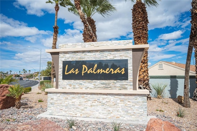 view of community / neighborhood sign