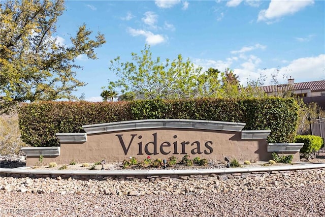 view of community / neighborhood sign