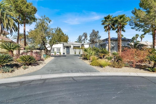 view of front of house with concrete driveway