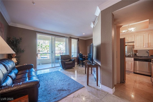 living room featuring a textured wall, light tile patterned floors, baseboards, and ornamental molding