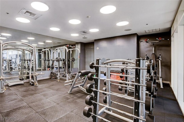 workout area featuring visible vents and baseboards