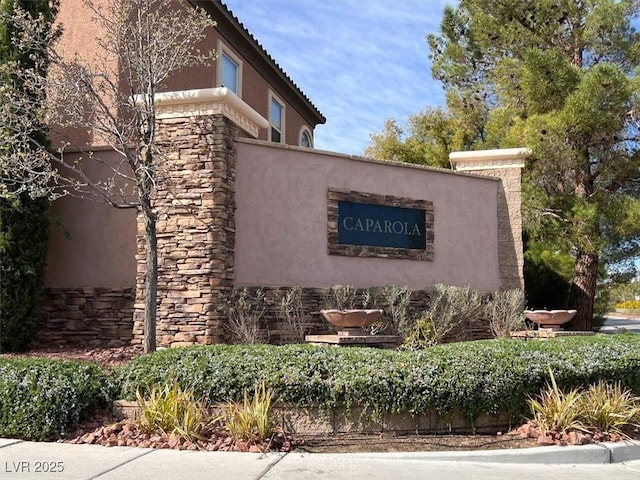 view of community / neighborhood sign