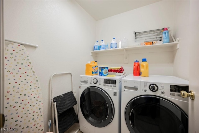 washroom with laundry area and washer and clothes dryer