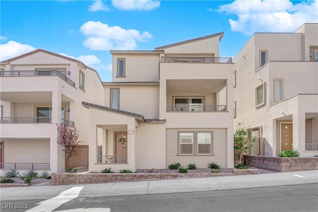 view of front of property featuring stucco siding