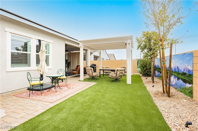 view of yard featuring a patio area, a fenced backyard, and a pergola