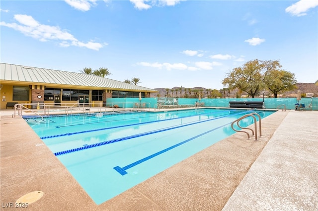 view of swimming pool