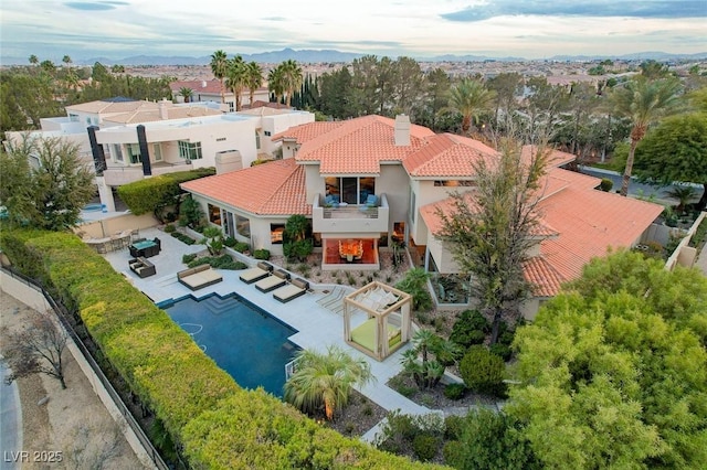 bird's eye view with a residential view