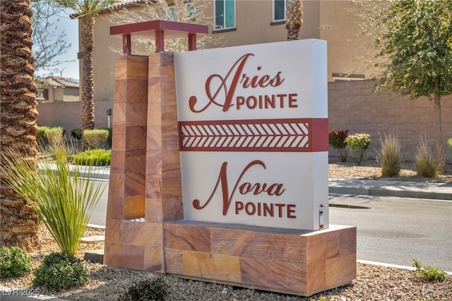 view of community / neighborhood sign