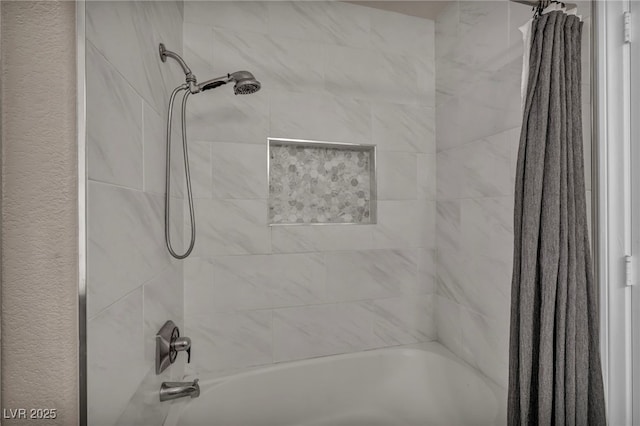 full bath with shower / bath combo with shower curtain