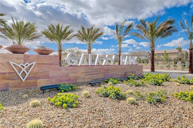 community sign with a residential view