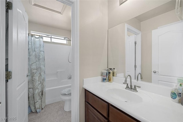 full bathroom featuring tile patterned floors, toilet, vanity, and shower / bath combo