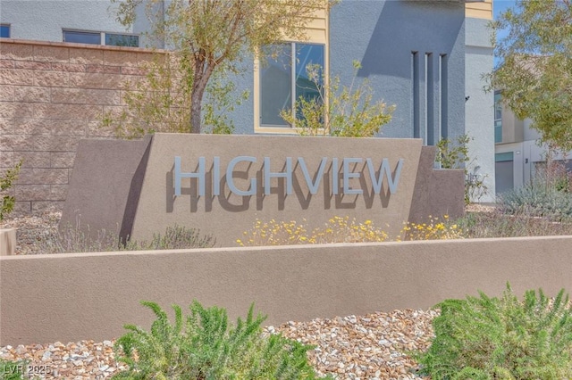 view of community / neighborhood sign