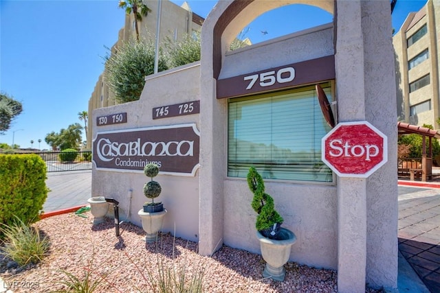 view of community / neighborhood sign
