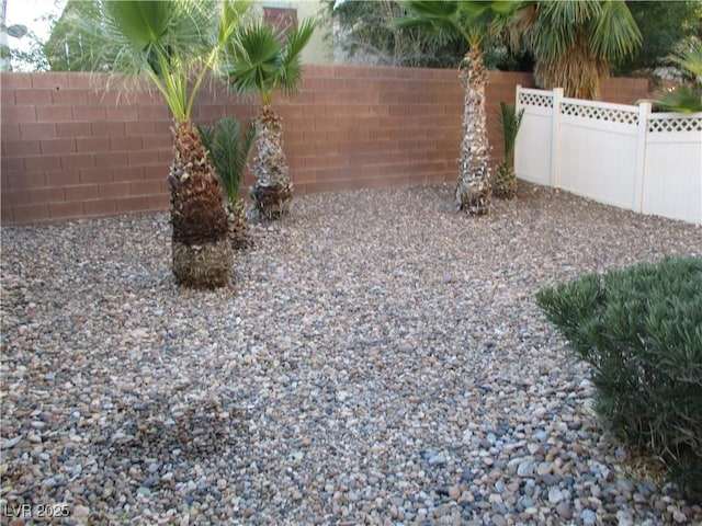 5481 Railroad River Ave, Las Vegas, NV 89139 - view of yard