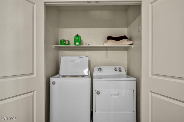 3725 Celesta Vista Ave, Henderson, NV 89044 - laundry area featuring independent washer and dryer