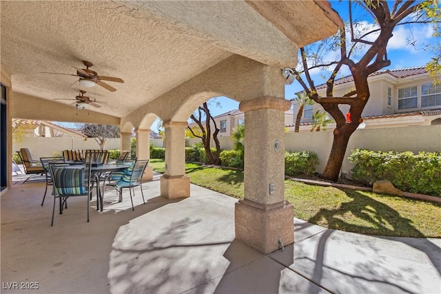 9517 Spanish Steps Ln, Las Vegas, NV 89117 - view of patio / terrace with outdoor dining space and a ceiling fan