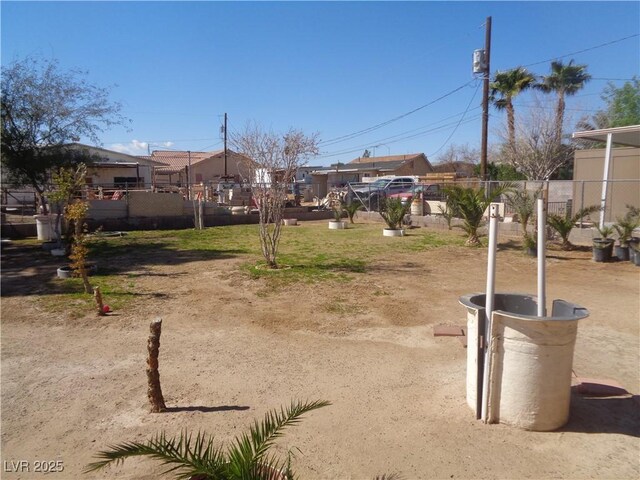 3127 Aloha Ave, Las Vegas, NV 89121 - view of yard with fence