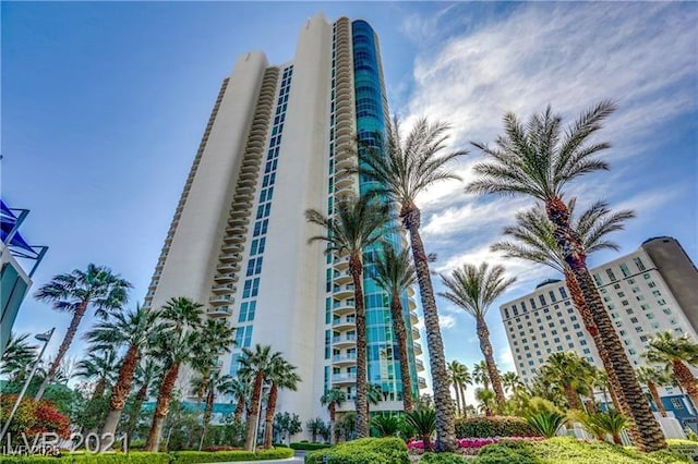322 Karen Ave Unit 708, Las Vegas, NV 89109 - photo 40